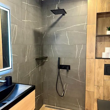 Selena 50m To Metro With Free Parking Sofia